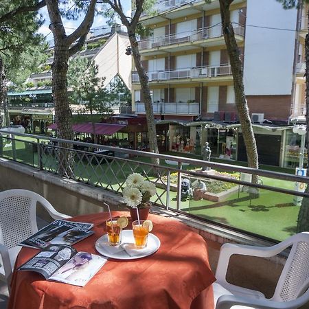 Hotel Colombo Riccione Exterior photo